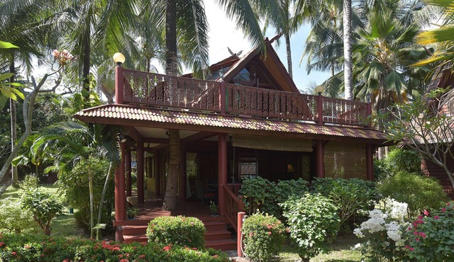 Amazing 3 Bedroom, Thai Style Beachside, Villa