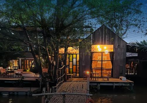 Amphawa Hideaway