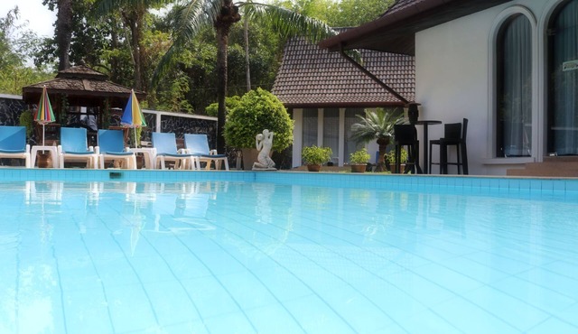 Angenehmes Ferienhaus in Chalong mit privatem Pool by Interhome