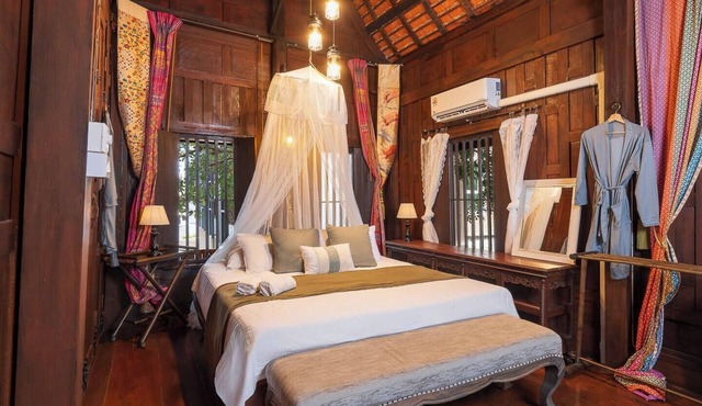 Antique Teak House Sleeps 5 | Private Pool | AC Both Floors | 10min to Beach