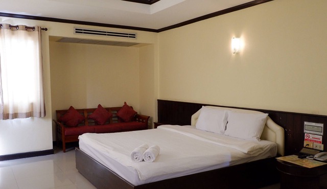 Auychai Grand Hotel