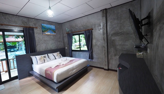 Baan Keree Thara Khiri Wong