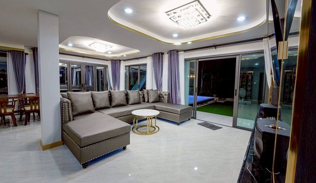 BanIngKhao Pool Villa Sriracha