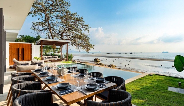 Beachfront 4BR Sunset Villa w/Staff & Saltwater Infinity Pool