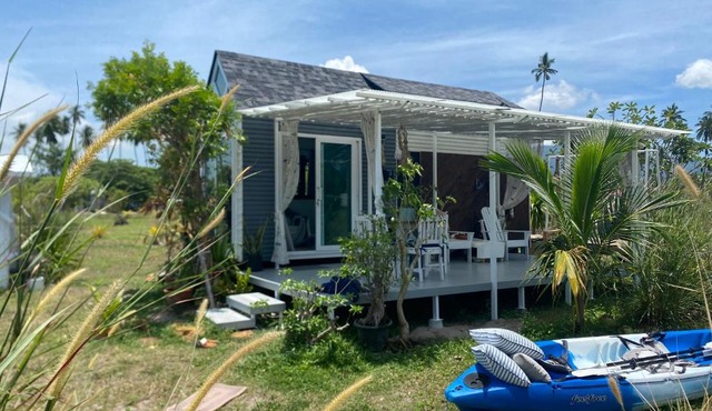 Beachfront Tiny House, Koh Samui, Thailand with FREE Rowboat