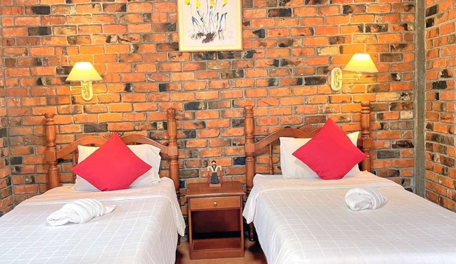 Bungalow with two single beds