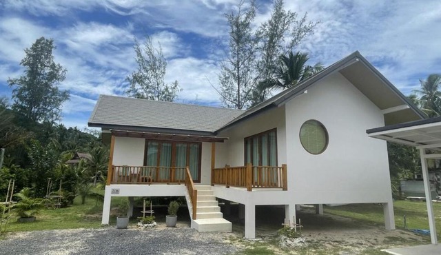 Chaloklum Canal Villa