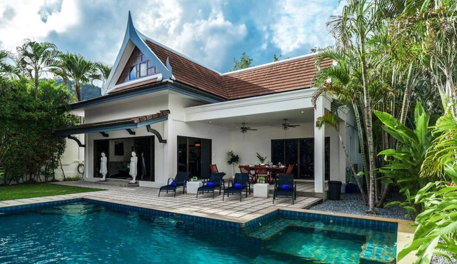 CHAMPAGNE 3BR Pool Villa & Big garden