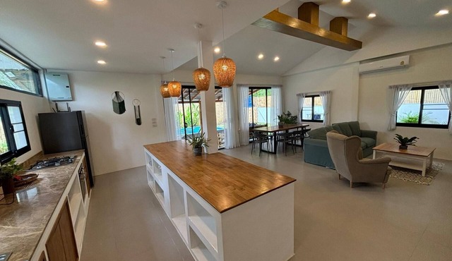 Charming 3-bedroom villa with AC and WiFi in Koh Phangan
