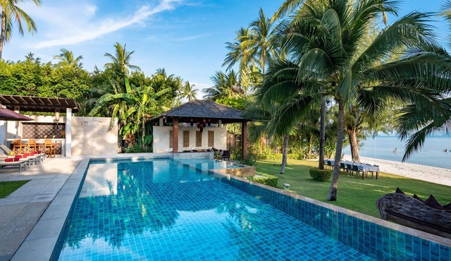Chic and Stylish Beachfront Sanctuary,1014