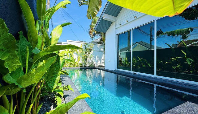 Contemporary 3bd Safari Pool Villa Near Nai Yang Beach