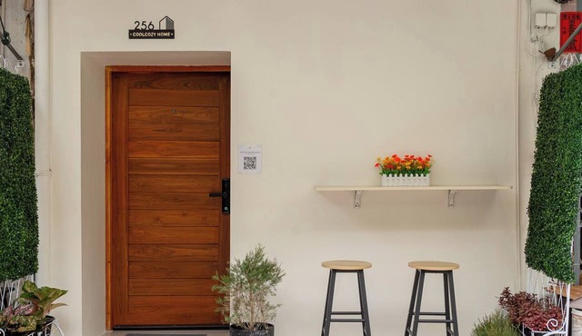 Cool Cozy 3-bedroom townhome in Chinatown Krung Thep Maha Nakhon