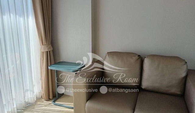 Fluffy bed and seaview @Bangsaen