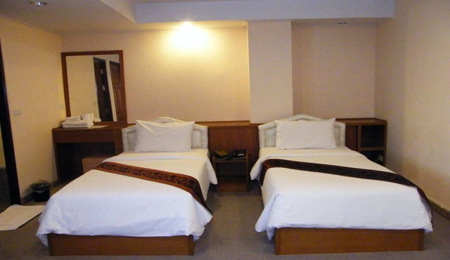 Grand Leo Hotel