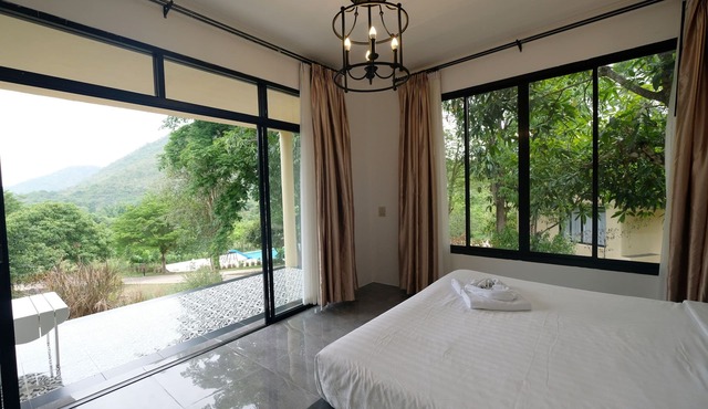 Hi - Scene Resort