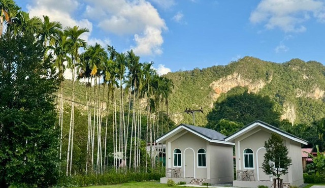 Hills & Hush Khao Sok Eco Resort