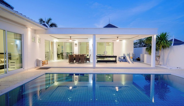 Hua Hin Paradise Villa Falcon Hill - Pets Friendly, Free Gym, Wi-Fi & Club House