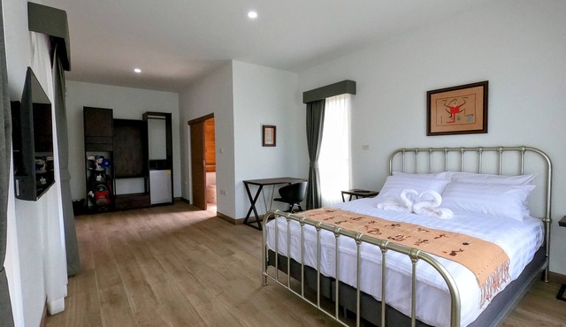 Isan Golf & Adventure Hotel