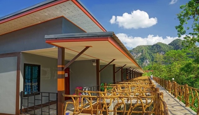 Khao Sok Smiley Bungalow’s