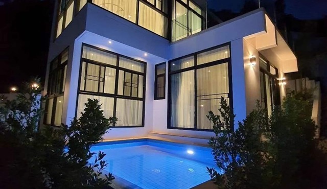 King Size Sea View Villa + Pool + Rooftop Skydeck