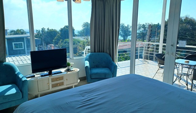 Koh Larn Riviera