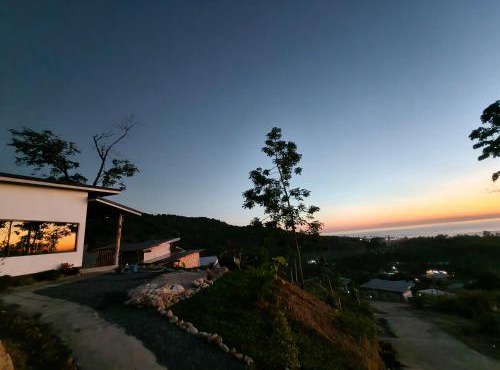 Laeley 1,000 miles resort