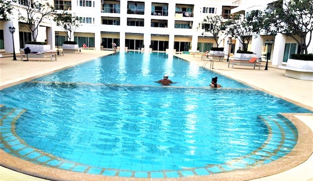 Large Studio with Balcony - TW Platinum Suites, Jomtien