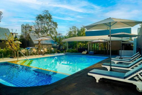 Luna Hut Resort