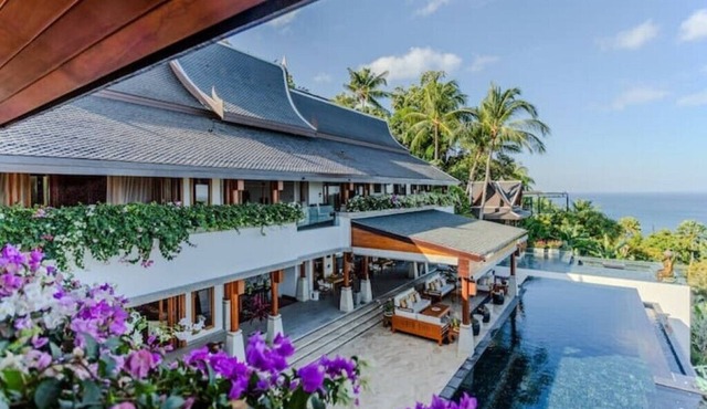 Luxuriöse Villa in Surin mit Pool