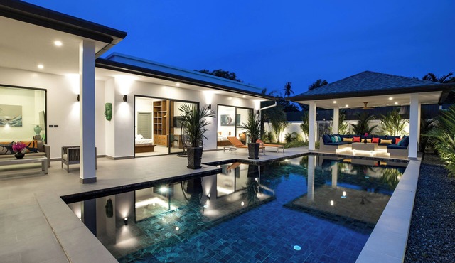Luxurious 3 bedrooms pool villa at rawai