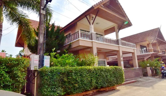 Luxurious and spacious Villa with private Pool