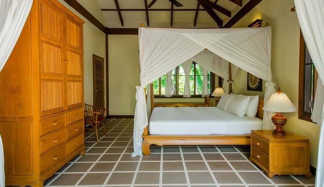 Luxury 4 Bedroom Pool Villa Baan Sharmar !!