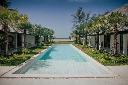 Luxury Beachfront Villa with Staff
