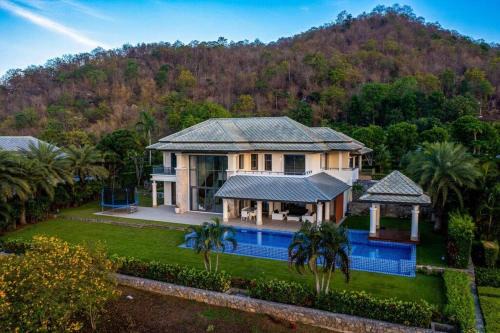 Luxury Mansion On Golf Course BMG5