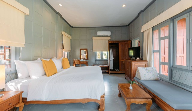 Ma Doo Bua Phuket (มาดูบัวภูเก็ต)