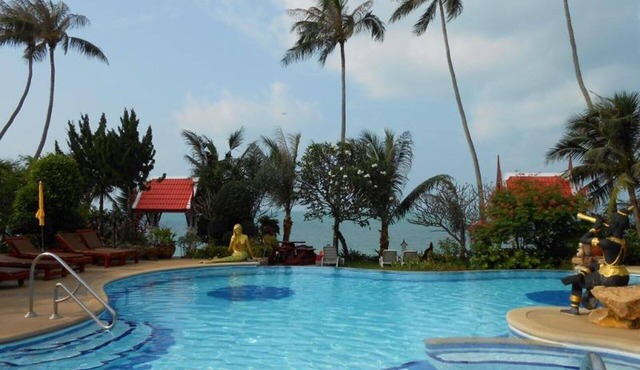 Magical Beachfront with Large Pool and Lush Gardens