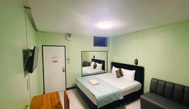 MD Rose Apartment in Bangkok