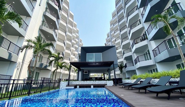 Mini Studio Lake view, Pools, High speed Wi-Fi near by the beach
