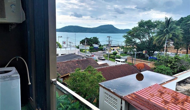Miraculous Studio Seaview Suite | Balcony Kitchen