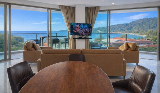 Modern apt, full sea View, 4 min walk to kamala beach, pick up Airport service
