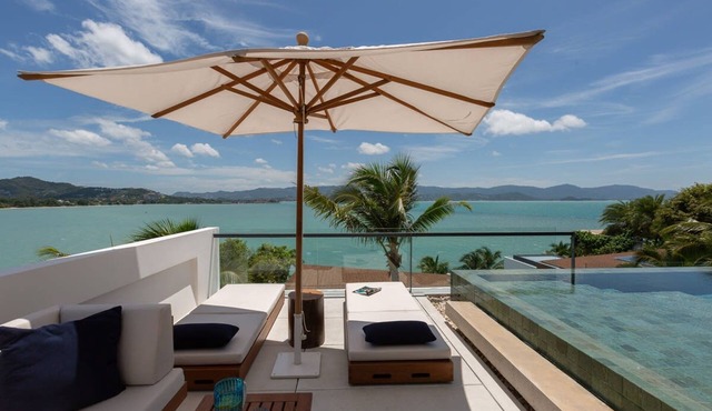 Muscat 3-bedroom Villa With Beach Access