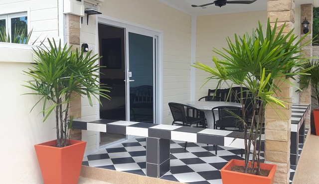 na jomtien big pool villa