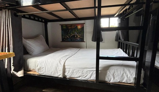 Nok Guesthouse & Hostel
