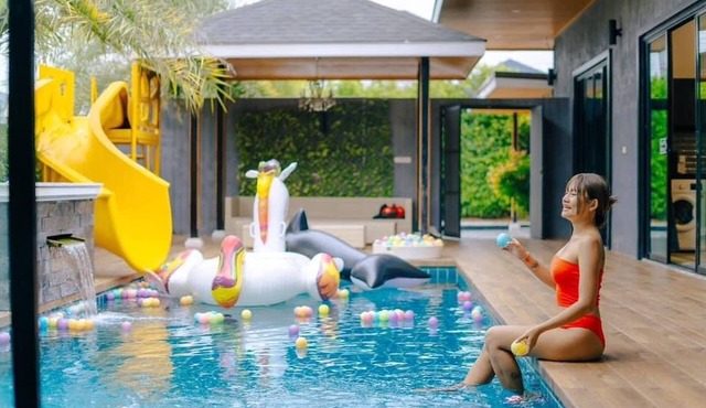 Orange - Luxurious 3-Bedroom Pool Villa Near Cha-Am Beach