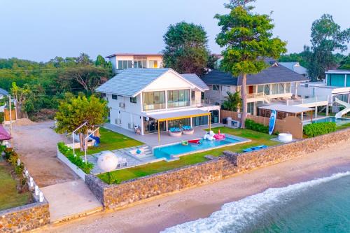 Pailay Beachfront Villa Cha-Am