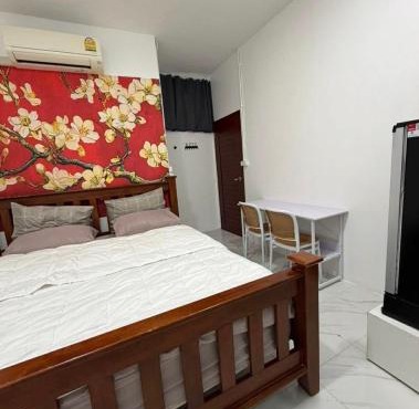 Phuket Hostel at Town