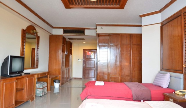 PMY Beach Condo , Saengchan. Accommodation at the sea.