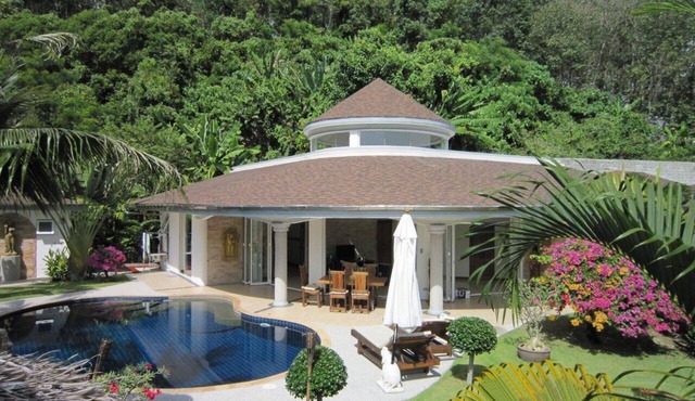 Pool villa with full service for relaxing - maid incl. cooking service