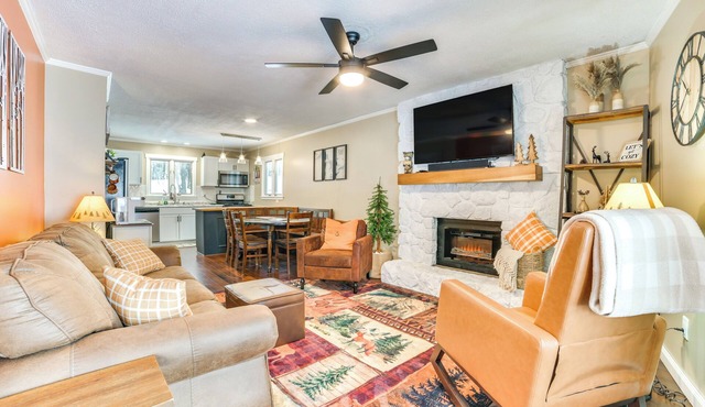 Private Hot Tub & Deck: Gaylord Family Home! in Gaylord