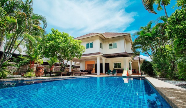 PRIVATE RESIDENCE HOSTED BY SASITHORN